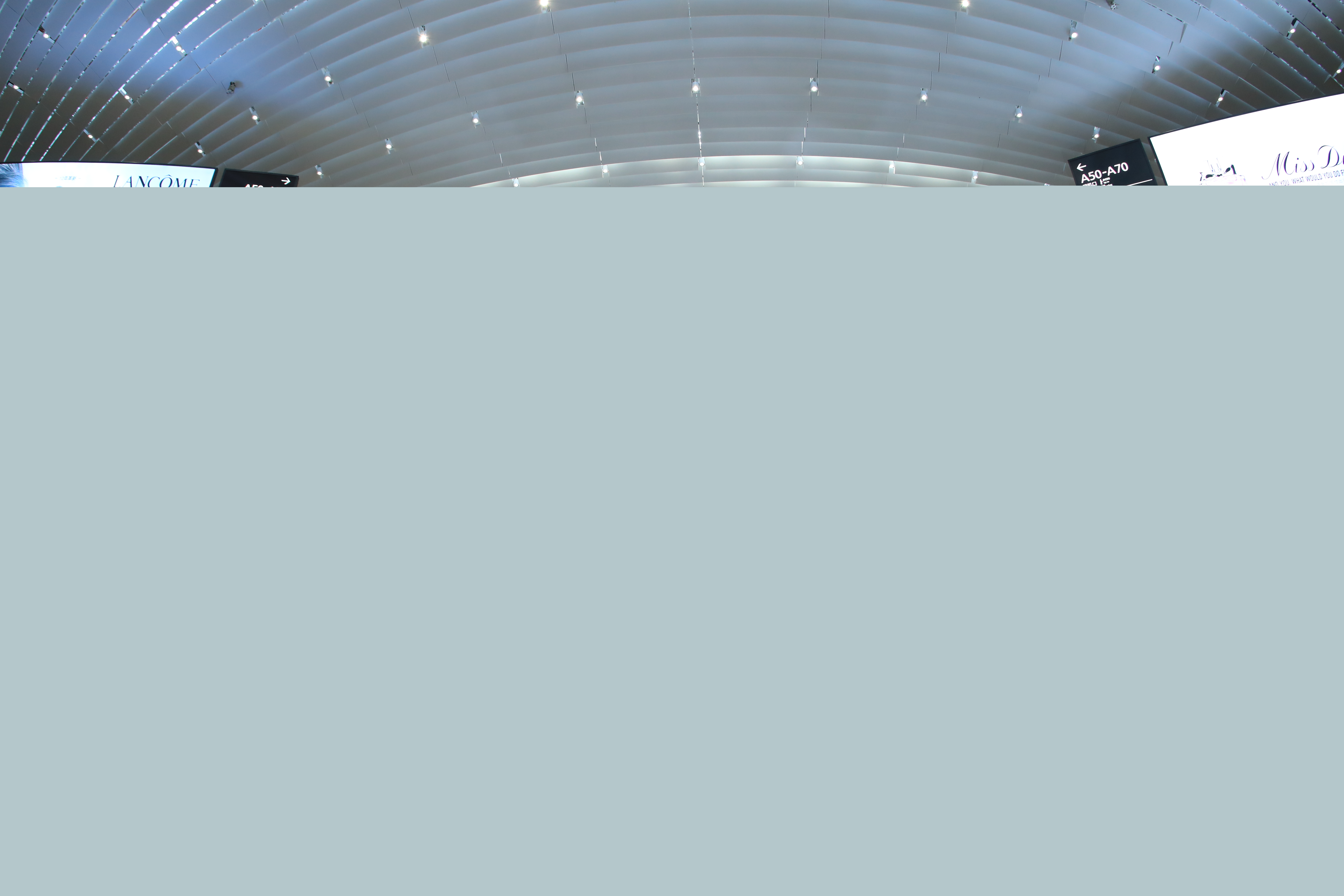 中免集團(tuán)攜手白云機(jī)場(chǎng)成功舉辦 “免稅購(gòu)物節(jié)”慶典活動(dòng)