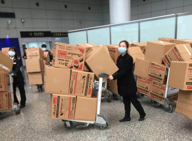 【中國免稅人在行動·一線直擊篇】之六： 戰(zhàn)“疫”一線的陽光衛(wèi)士，愛心傳遞暖人心