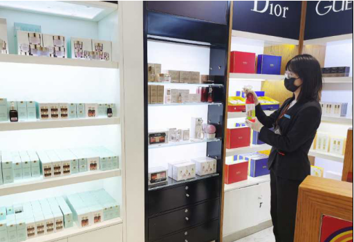 【中國免稅人在行動·一線直擊篇】之九： 防“疫”當(dāng)前，服務(wù)不減，為恢復(fù)經(jīng)營提供堅實保障