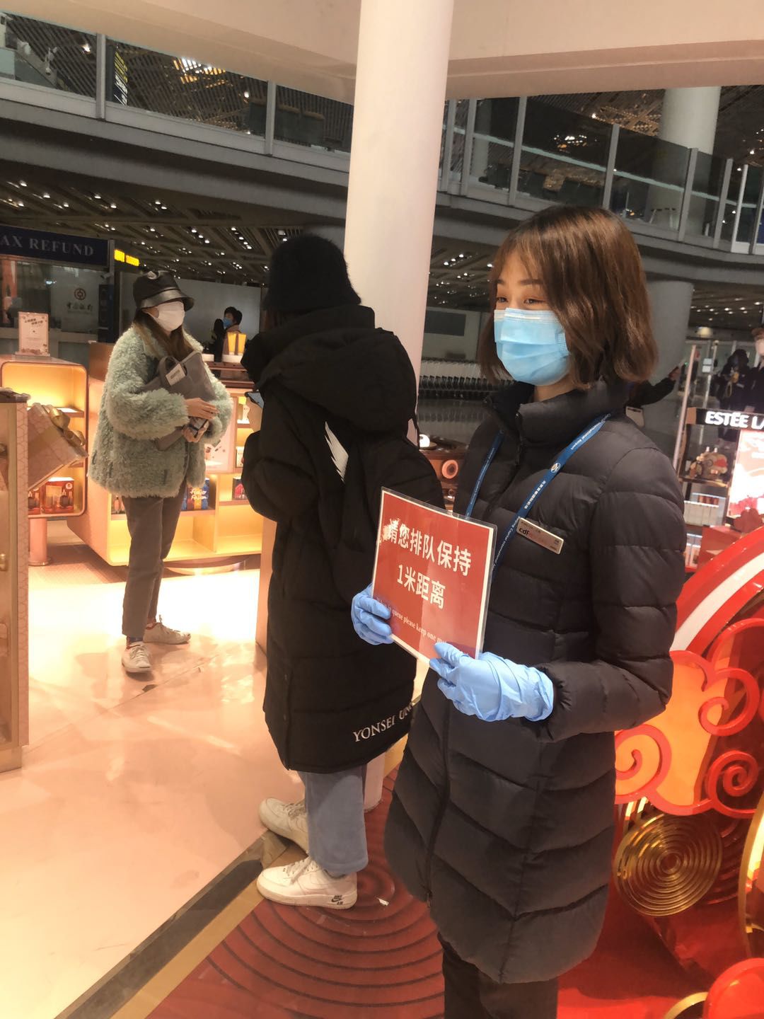 【中國免稅人在行動·一線直擊篇】之十五： 不畏艱險戰(zhàn)疫情，無私奉獻(xiàn)顯大愛