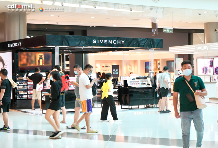 中免集團線上線下齊發(fā)力，海南門店多項活動創(chuàng)新體驗燃爆五一 