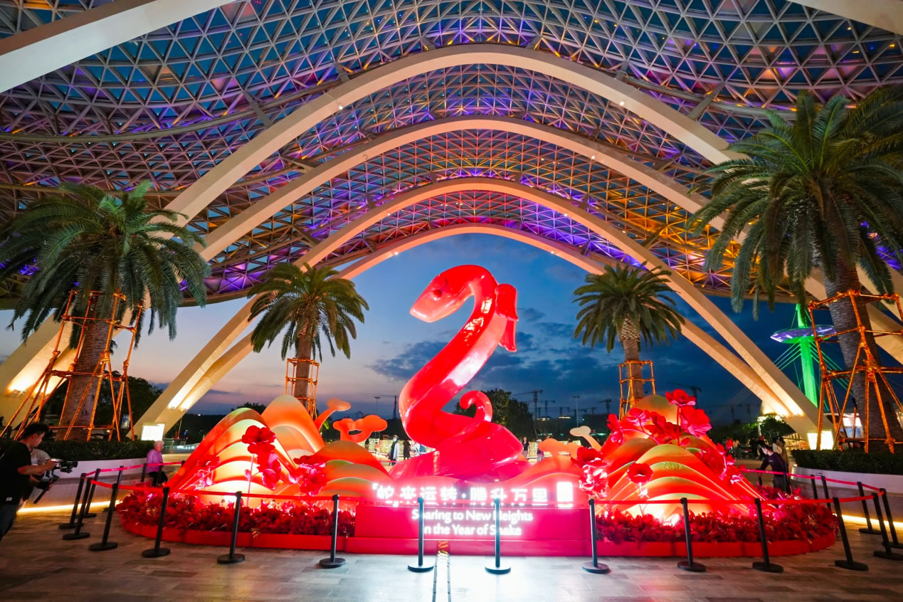 中免集團(tuán)以“免稅+非遺”煥新春節(jié)消費(fèi)體驗(yàn)，助推海南文旅市場(chǎng)熱潮